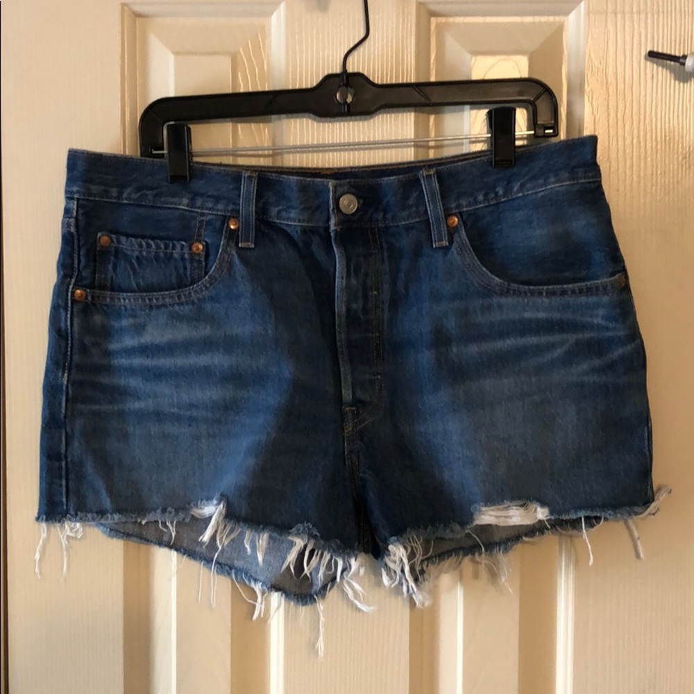 Levi’s 501 Mid-Rise Jean Shorts size 32